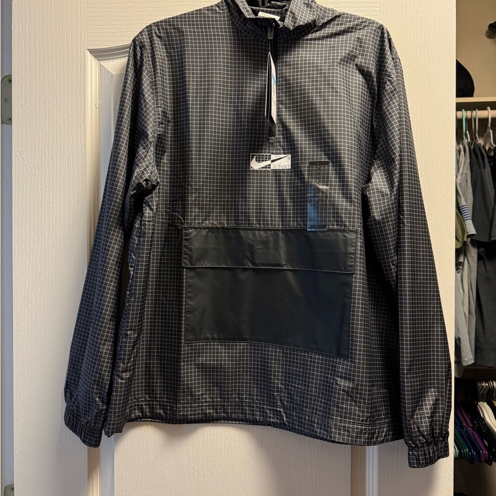 Nike women’s Black Checkered jacket